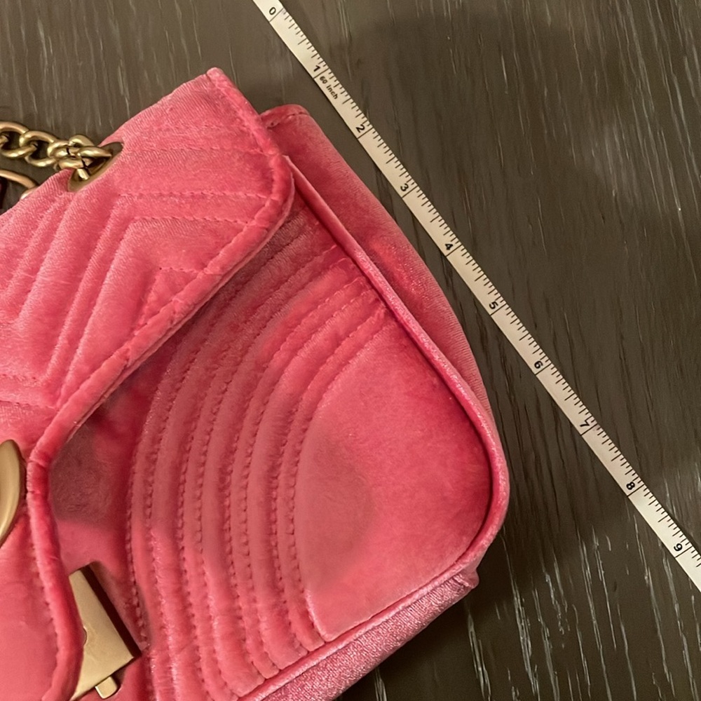 GUCCI
Velvet Matelasse GG Marmont Shoulder Bag Light Raspberry Rose
NWOT - Picture 17 of 17